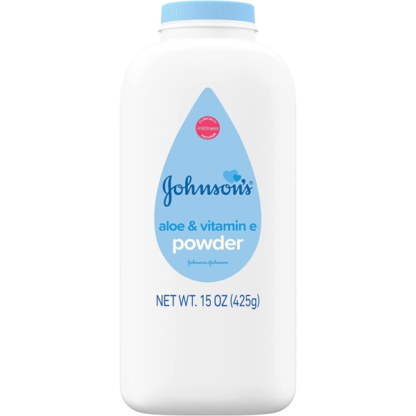 Johnson's Baby Powder, Naturally Derived Cornstarch with Aloe & Vitamin E for Delicate Skin